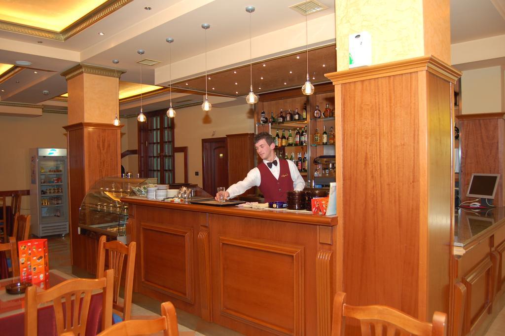 Hotel Elysee تيرانا المظهر الخارجي الصورة
