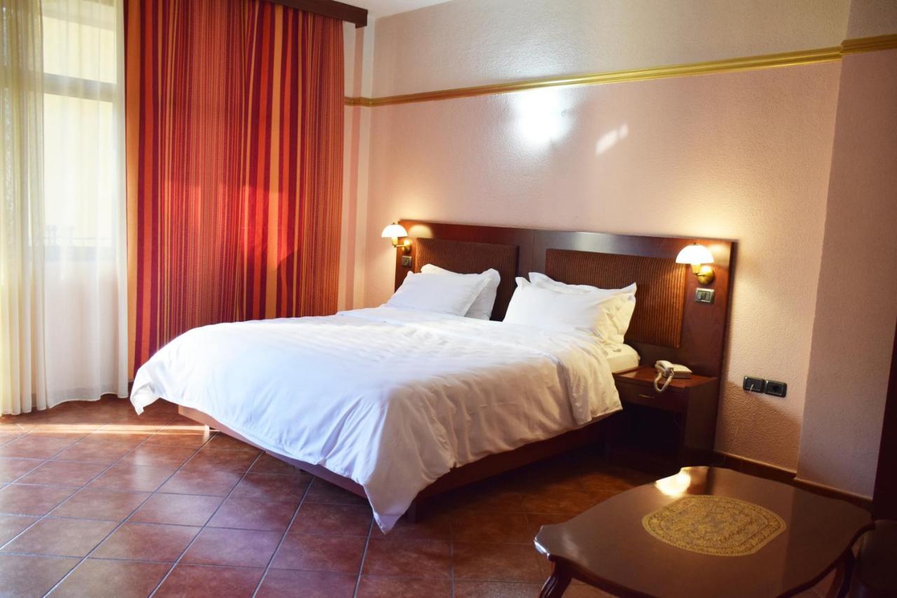 Hotel Elysee تيرانا المظهر الخارجي الصورة