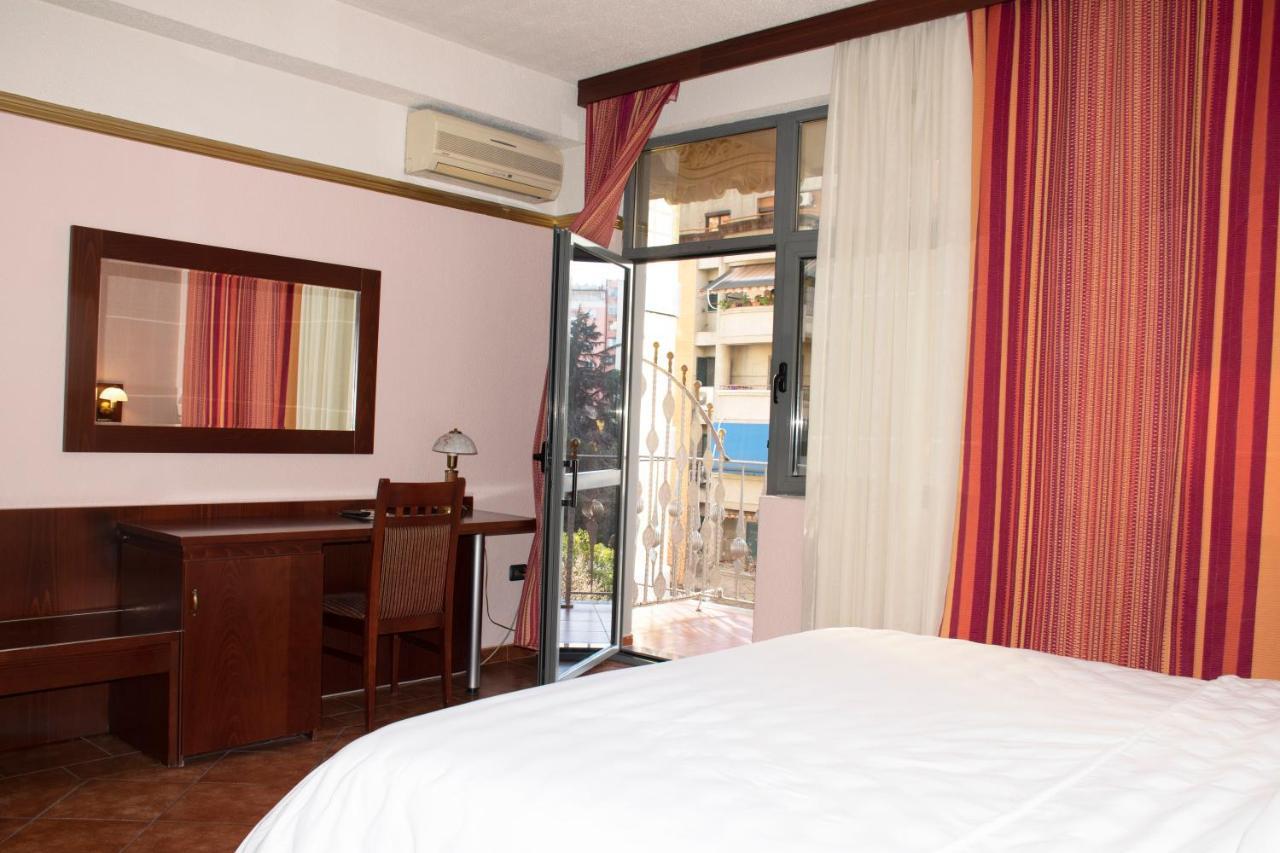 Hotel Elysee تيرانا المظهر الخارجي الصورة
